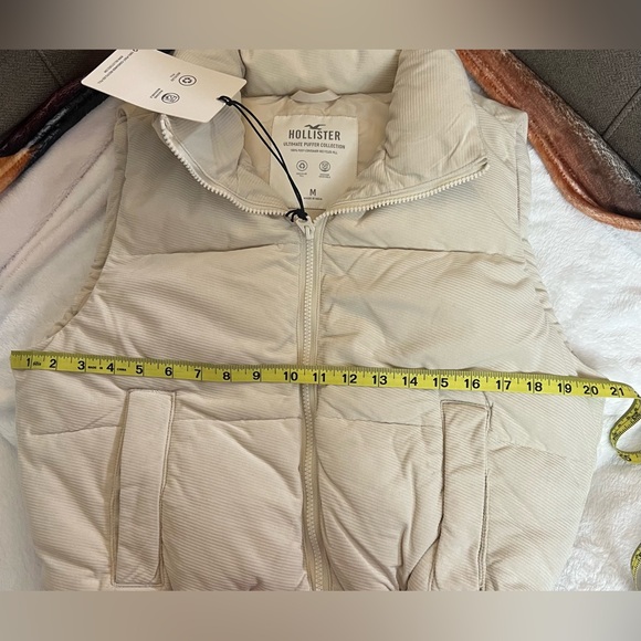 Hollister Off-White Quilted Vest - Picture 5 of 8